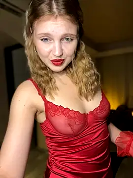 Snapshot of Emaline_Fane chatting on October 30, 7:59 pm Emaline Fane online show from October 30, 7:59 pm