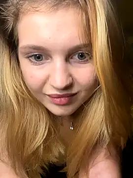 Snapshot of Emaline_Fane chatting on October 22, 6:13 pm Emaline Fane online show from October 22, 6:13 pm