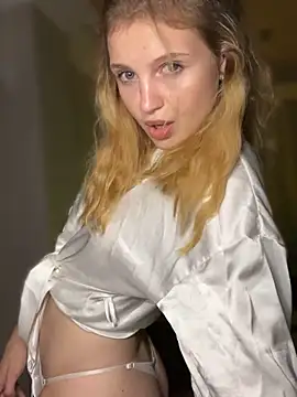 Snapshot of Emaline_Fane chatting on October 26, 6:36 pm Emaline Fane online show from October 26, 6:36 pm