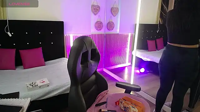 Mia garcia28 online show from September 22, 7:45 pm