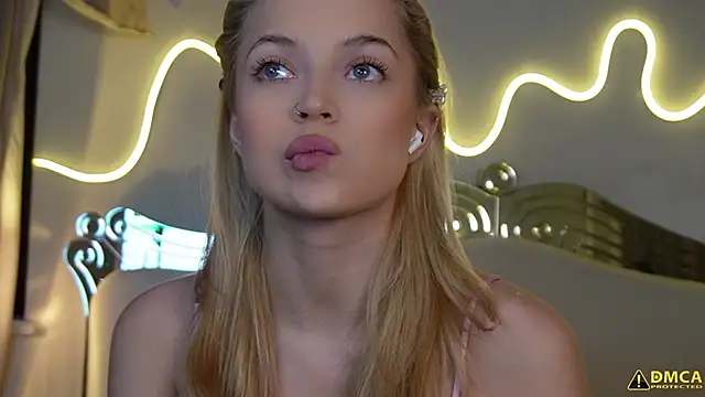 kellypeachcake online show from November 27, 5:21 am