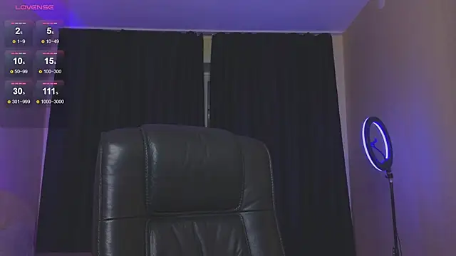 Snapshot of RoxyChill chatting on October 16, 8:55 pm RoxyChill online show from October 16, 8:55 pm