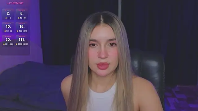 Snapshot of RoxyChill chatting on October 11, 9:28 pm RoxyChill online show from October 11, 9:28 pm