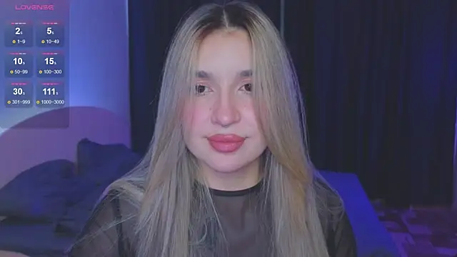 Snapshot of RoxyChill chatting on September 9, 11:04 pm RoxyChill online show from September 9, 11:04 pm