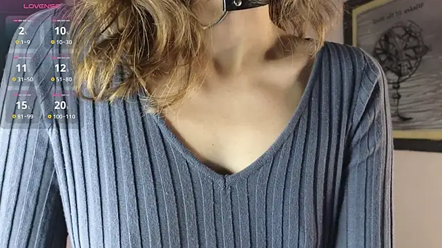 Snapshot of DebiHenks chatting on October 26, 5:08 pm DebiHenks online show from October 26, 5:08 pm