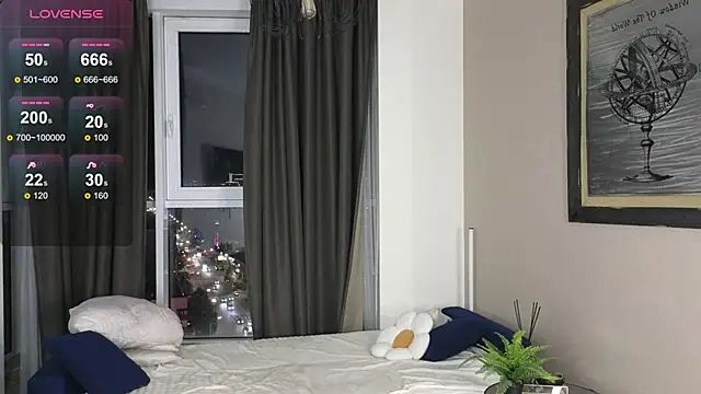 Snapshot of DebiHenks chatting on October 14, 5:26 pm DebiHenks online show from October 14, 5:26 pm