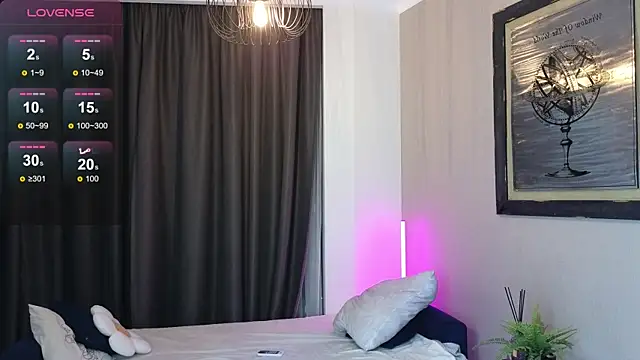 Snapshot of DebiHenks chatting on October 22, 5:51 pm DebiHenks online show from October 22, 5:51 pm