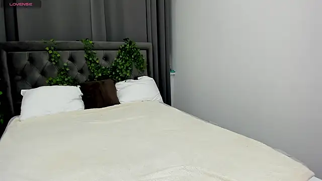 cute luucy online show from November 24, 1:40 am