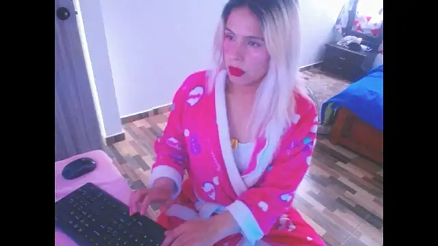 Snapshot of mystica_25 chatting on October 29, 3:36 pm mystica 25 online show from October 29, 3:36 pm