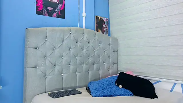 Emily J18 online show from October 14, 3:03 pm