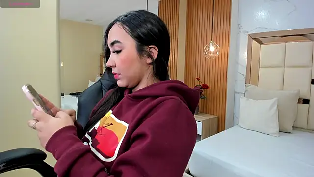 julieta rosee online show from December 3, 10:01 pm