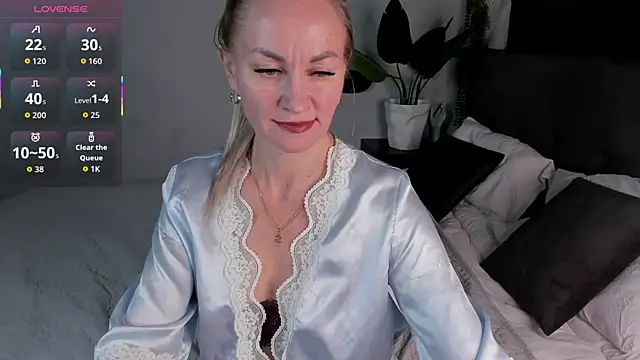 KiraSun online show from November 26, 12:17 pm