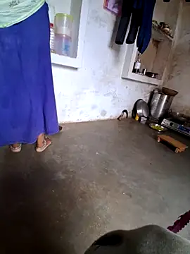 RAYI Queen 3 online show from October 6, 3:23 am