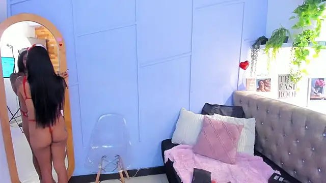 milavega  online show from April 10, 3:18 pm