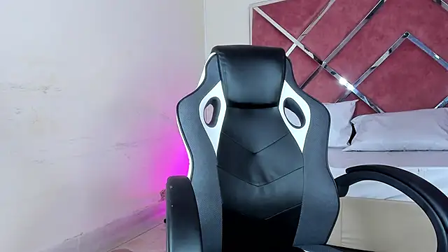 Dulce Pettit online show from September 17, 12:47 pm