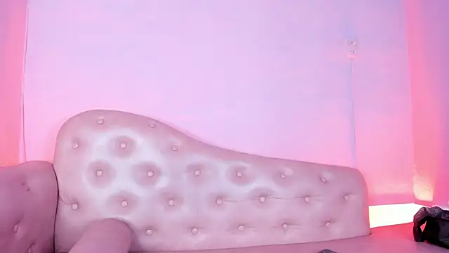 Dulce Pettit online show from October 3, 1:38 pm