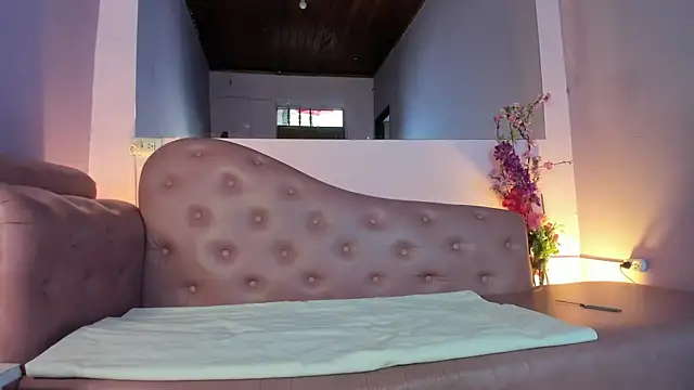 Dulce Pettit online show from October 8, 12:42 pm