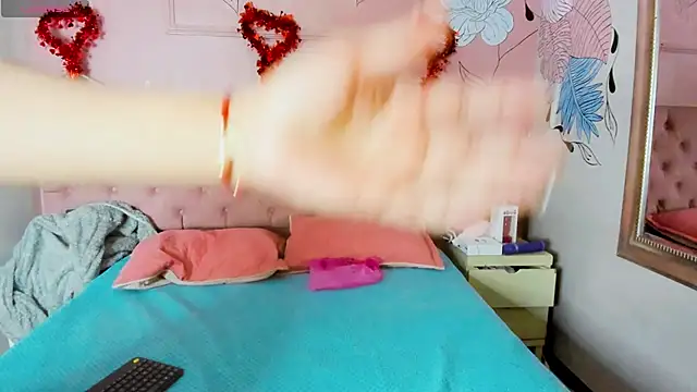 IsabellaLuxe online show from September 19, 12:59 pm