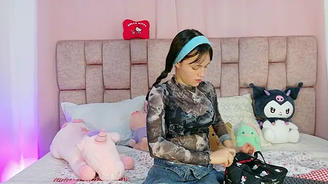 LolaYun online show from January 9, 1:37 pm