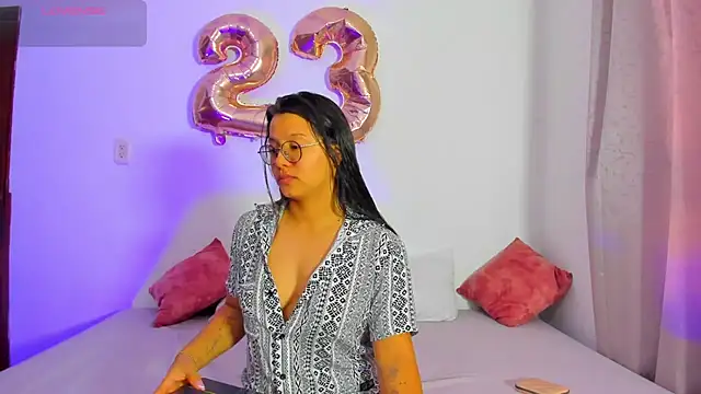 Dilan and Mia online show from November 22, 11:57 am