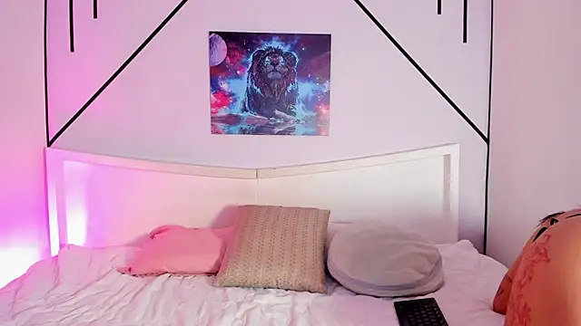 Snapshot of MiahCornell_ chatting on September 19, 8:52 pm MiahCornell online show from September 19, 8:52 pm