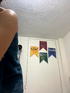 Snapshot of Sallem_Pink chatting on October 28, 11:49 am Sallem Pink online show from October 28, 11:49 am