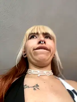 Snapshot of Sallem_Pink chatting on September 18, 9:02 pm Sallem Pink online show from September 18, 9:02 pm