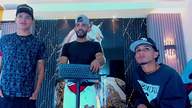 Dominic Max  online show from November 7, 5:02 am