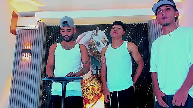 Dominic Max  online show from October 28, 4:07 am