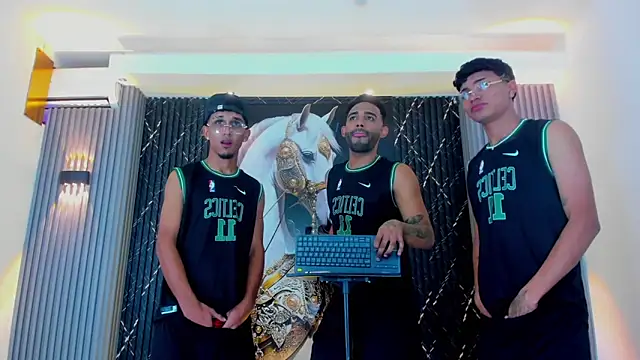 Dominic Max  online show from October 31, 8:40 am