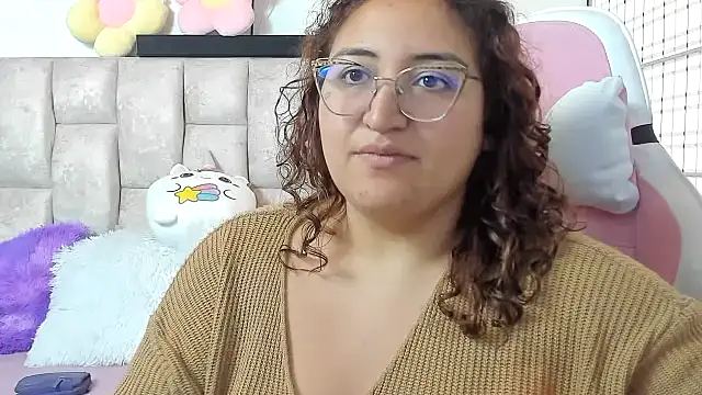 Snapshot of charlloteevans_X chatting on September 17, 4:16 pm charlloteevans X online show from September 17, 4:16 pm