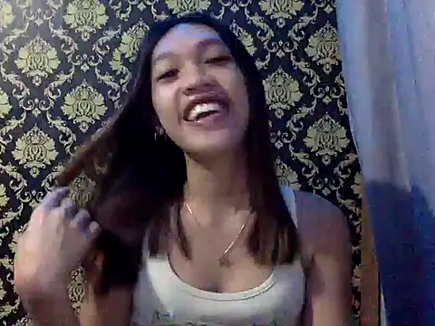 Snapshot of your_wifey chatting on October 23, 12:33 pm your wifey online show from October 23, 12:33 pm