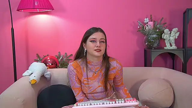 JessicaJewells online show from January 13, 6:19 am