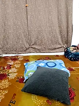 Snapshot of priya_26 chatting on October 14, 9:06 pm priya 26 online show from October 14, 9:06 pm