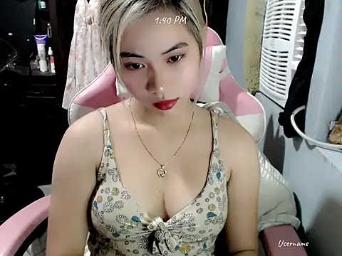 Rainea149 online show from December 5, 5:40 am