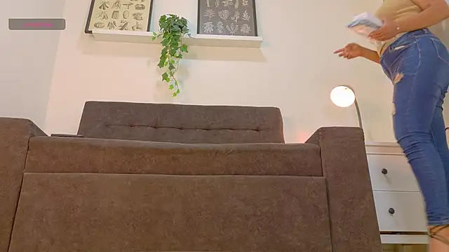 RiriiBrunette   online show from March 25, 7:39 pm