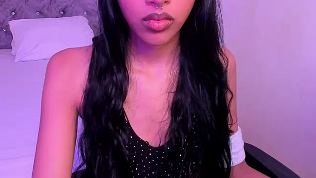 Snapshot of carley_lux chatting on October 22, 3:17 pm carley lux online show from October 22, 3:17 pm