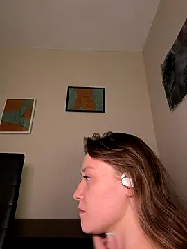 Snapshot of Bambi-Live chatting on September 9, 7:24 pm Bambi-Live online show from September 9, 7:24 pm