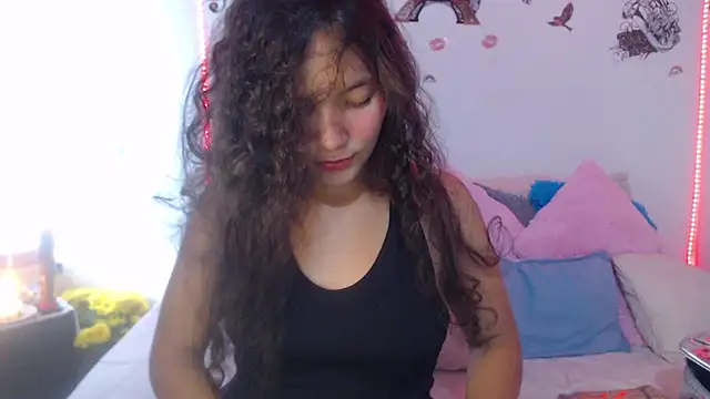 mia blue01 online show from September 28, 4:23 pm