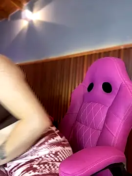 Snapshot of MarilynSmith01 chatting on October 6, 7:40 pm MarilynSmith01 online show from October 6, 7:40 pm