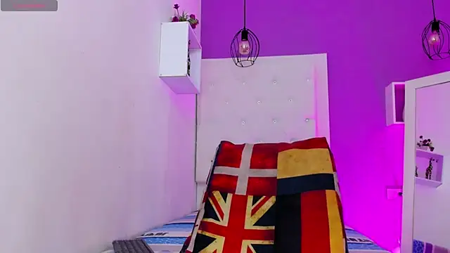 Horny ebonys online show from February 12, 7:59 pm