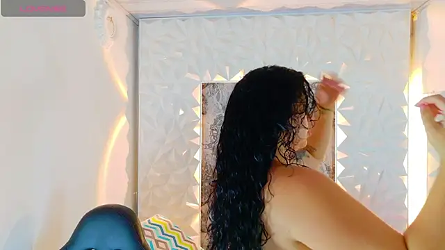 Criiis laurens online show from September 16, 9:06 am