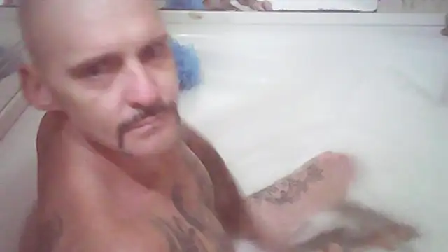 BonnienClyde5421 online show from May 1, 10:46 pm