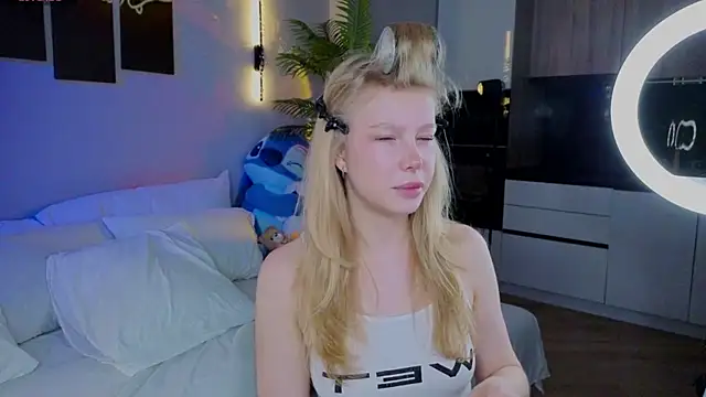 emilyshepar d online show from May 7, 2:27 am