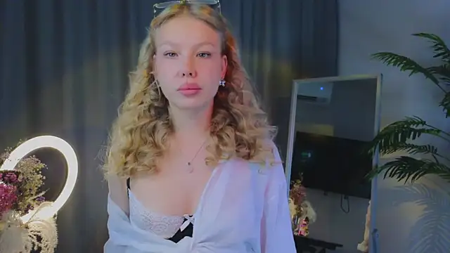 emilyshepar d online show from September 29, 2:49 am