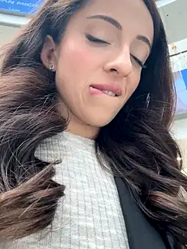 Snapshot of Yesmoree chatting on September 19, 9:30 am Yesmoree online show from September 19, 9:30 am