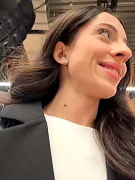 Snapshot of Yesmoree chatting on September 12, 10:35 am Yesmoree online show from September 12, 10:35 am