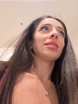 Snapshot of Yesmoree chatting on September 17, 1:31 pm Yesmoree online show from September 17, 1:31 pm