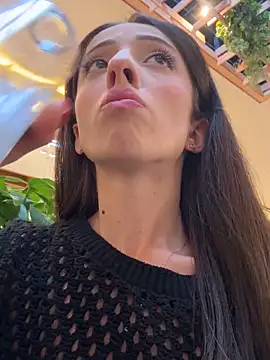 Snapshot of Yesmoree chatting on September 16, 1:30 pm Yesmoree online show from September 16, 1:30 pm