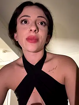 Snapshot of Yesmoree chatting on November 1, 8:57 pm Yesmoree online show from November 1, 8:57 pm